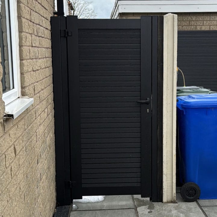 Slatted-Gate-Black